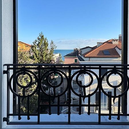 Hotel Villa Elena فاراتسي المظهر الخارجي الصورة