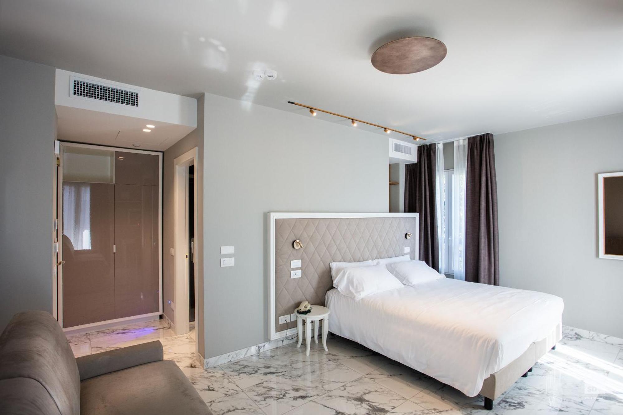 Hotel Villa Elena فاراتسي المظهر الخارجي الصورة
