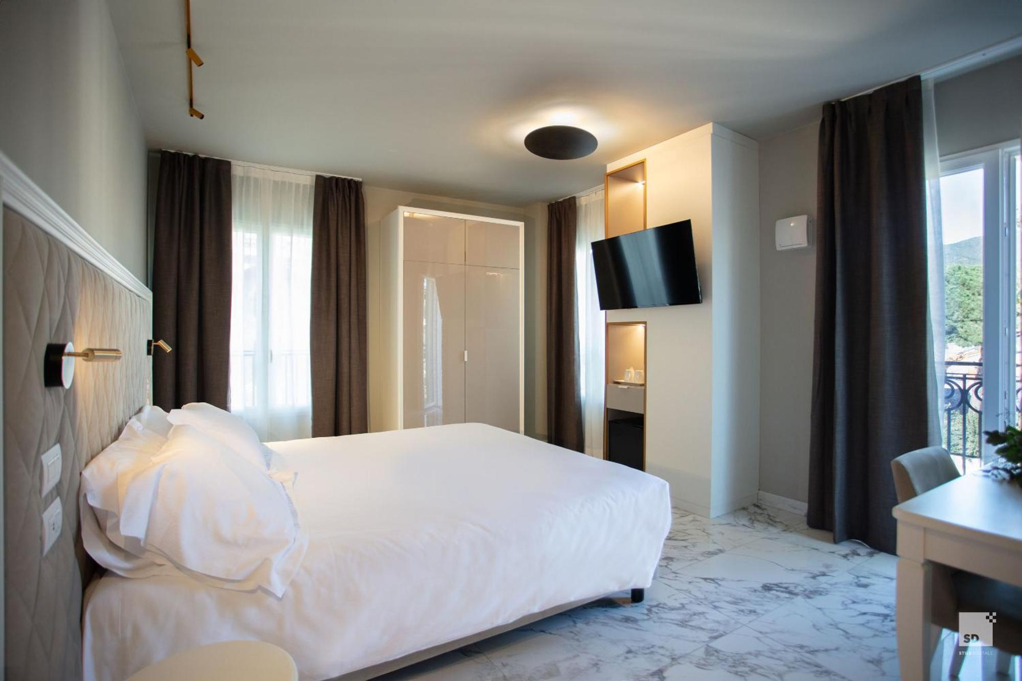 Hotel Villa Elena فاراتسي المظهر الخارجي الصورة