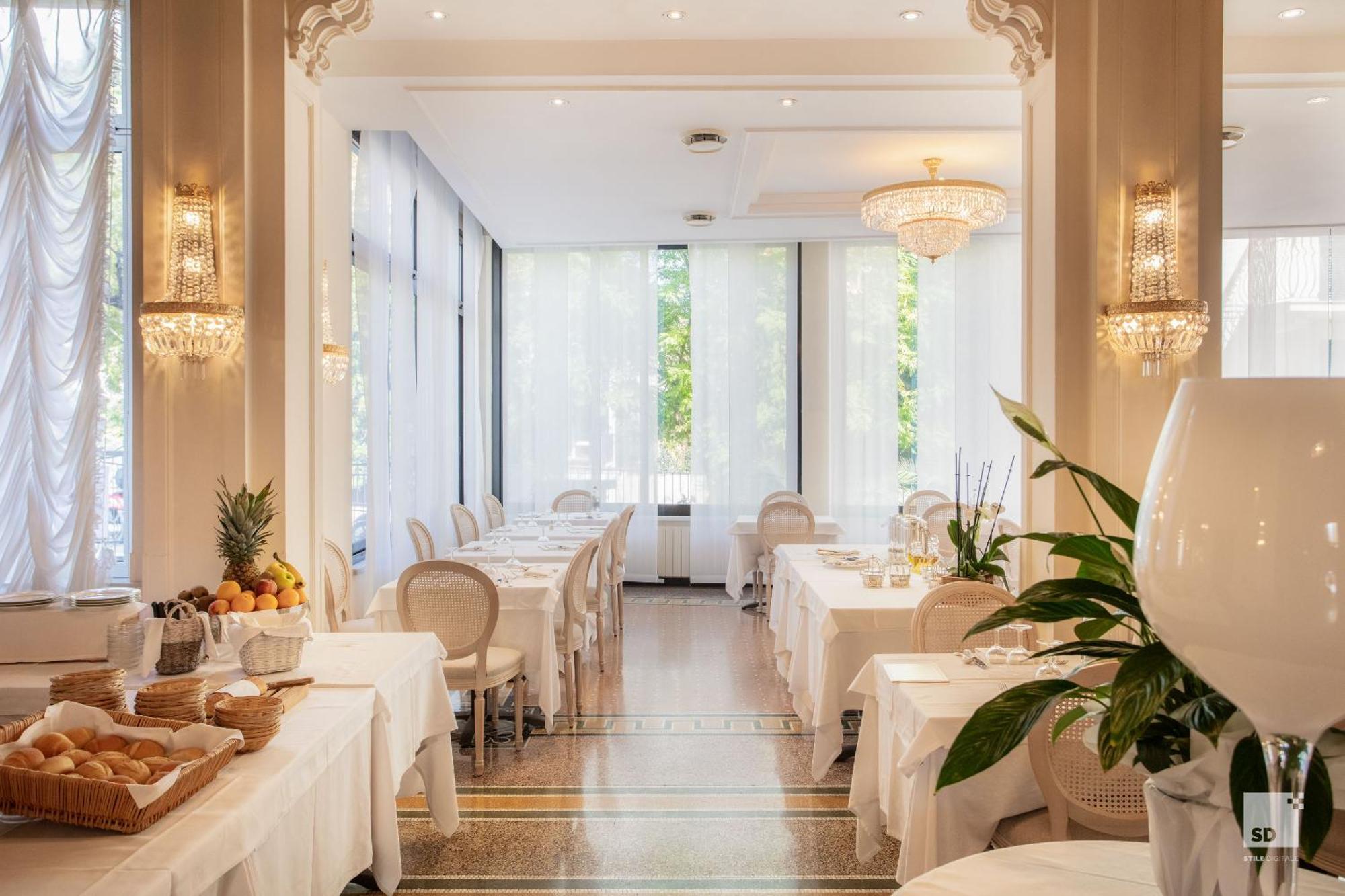 Hotel Villa Elena فاراتسي المظهر الخارجي الصورة