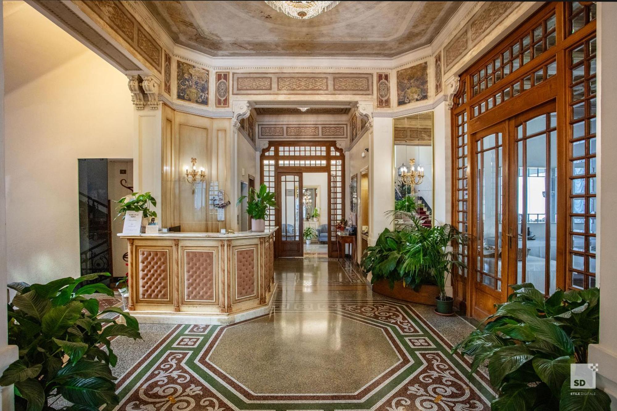 Hotel Villa Elena فاراتسي المظهر الخارجي الصورة