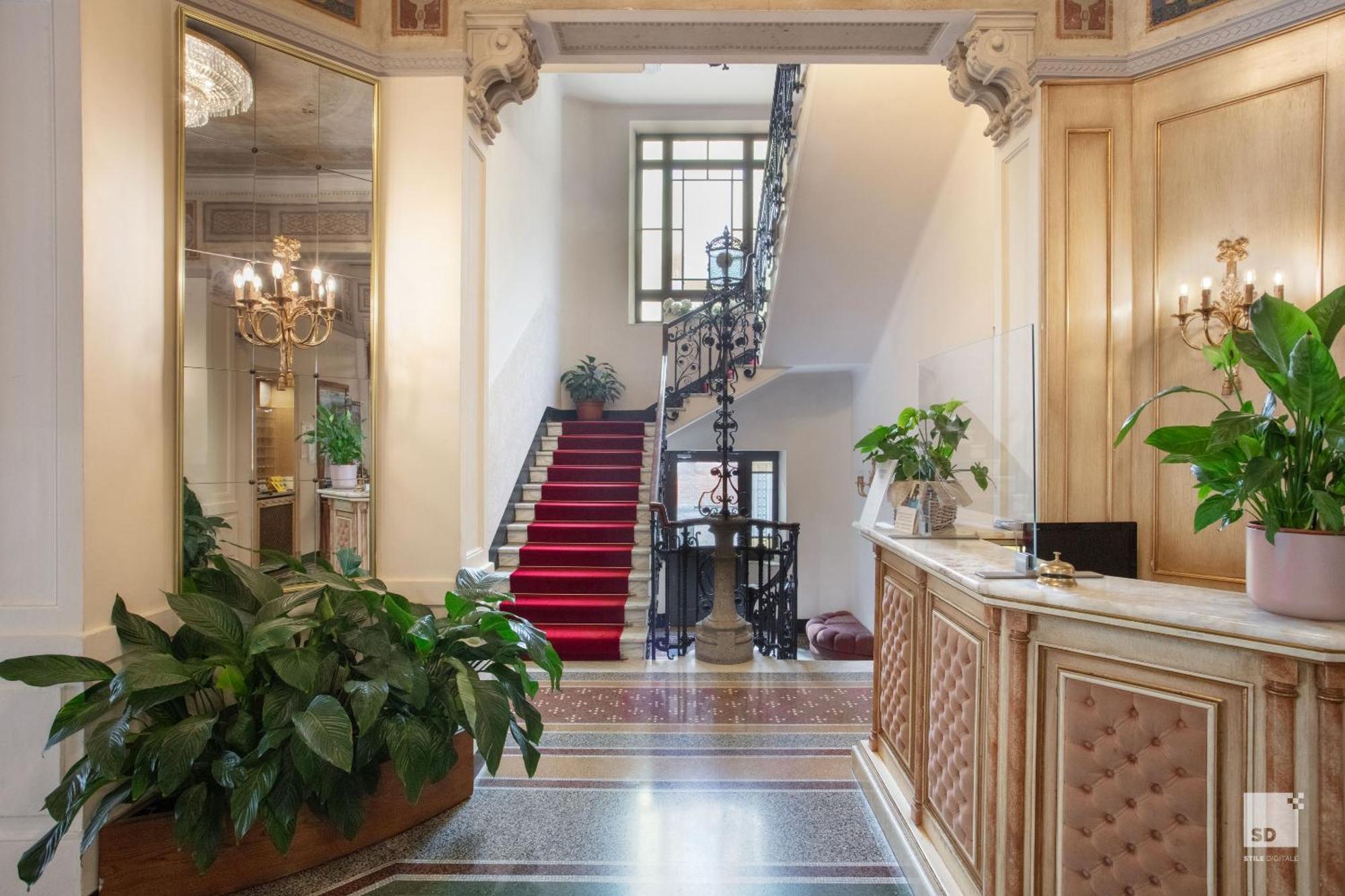 Hotel Villa Elena فاراتسي المظهر الخارجي الصورة