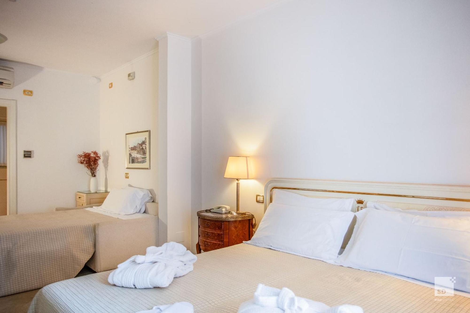 Hotel Villa Elena فاراتسي المظهر الخارجي الصورة