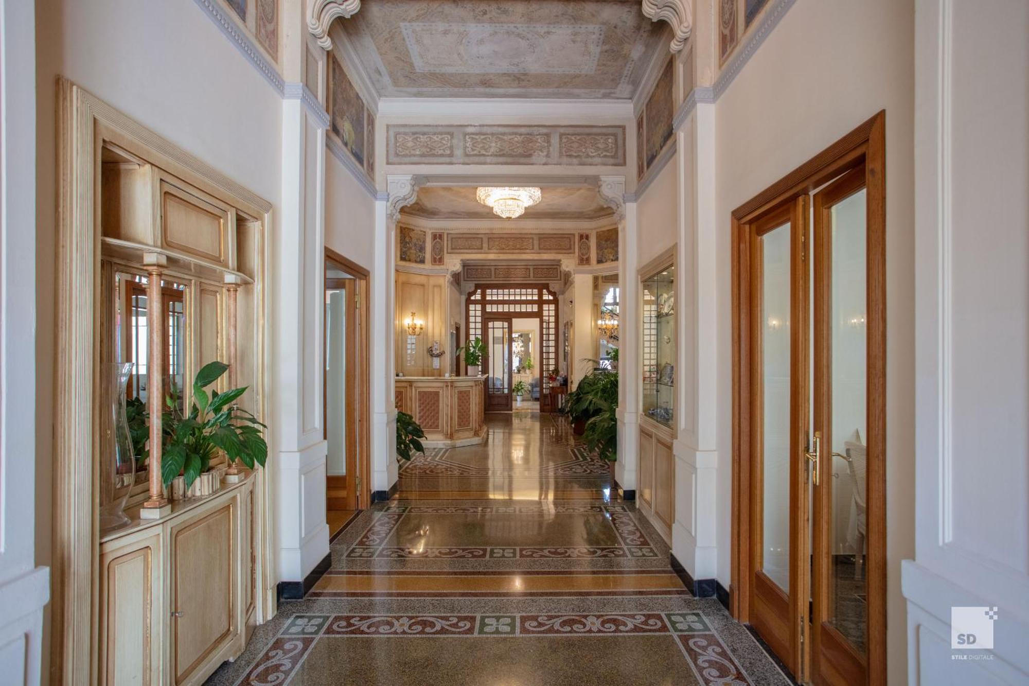 Hotel Villa Elena فاراتسي المظهر الخارجي الصورة