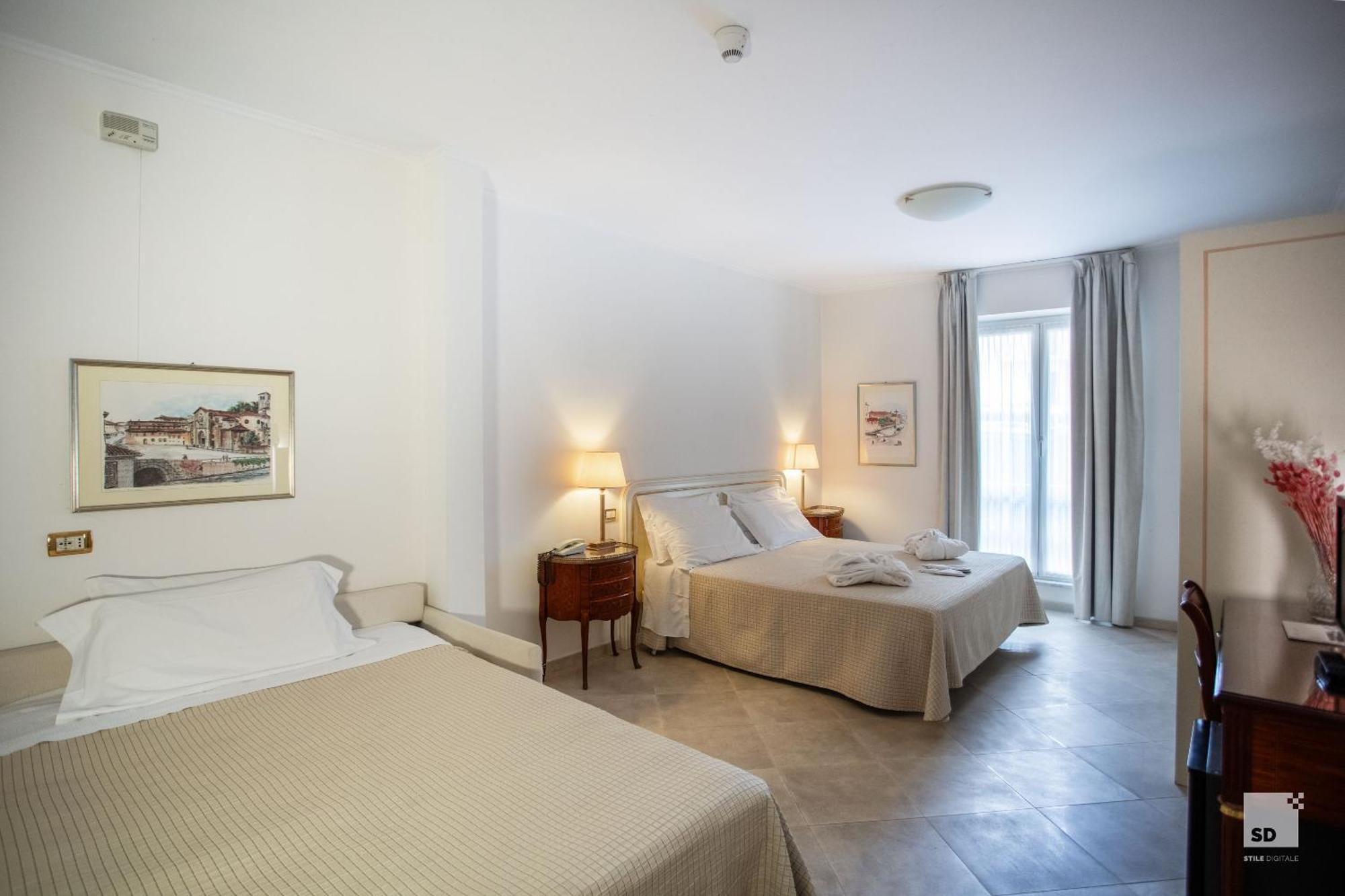 Hotel Villa Elena فاراتسي المظهر الخارجي الصورة