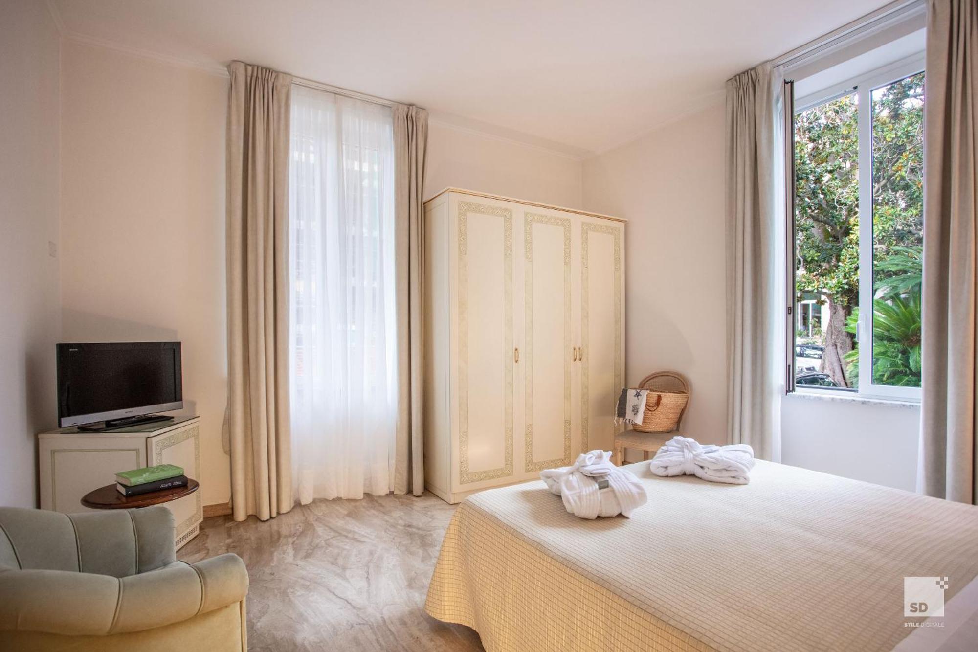 Hotel Villa Elena فاراتسي المظهر الخارجي الصورة