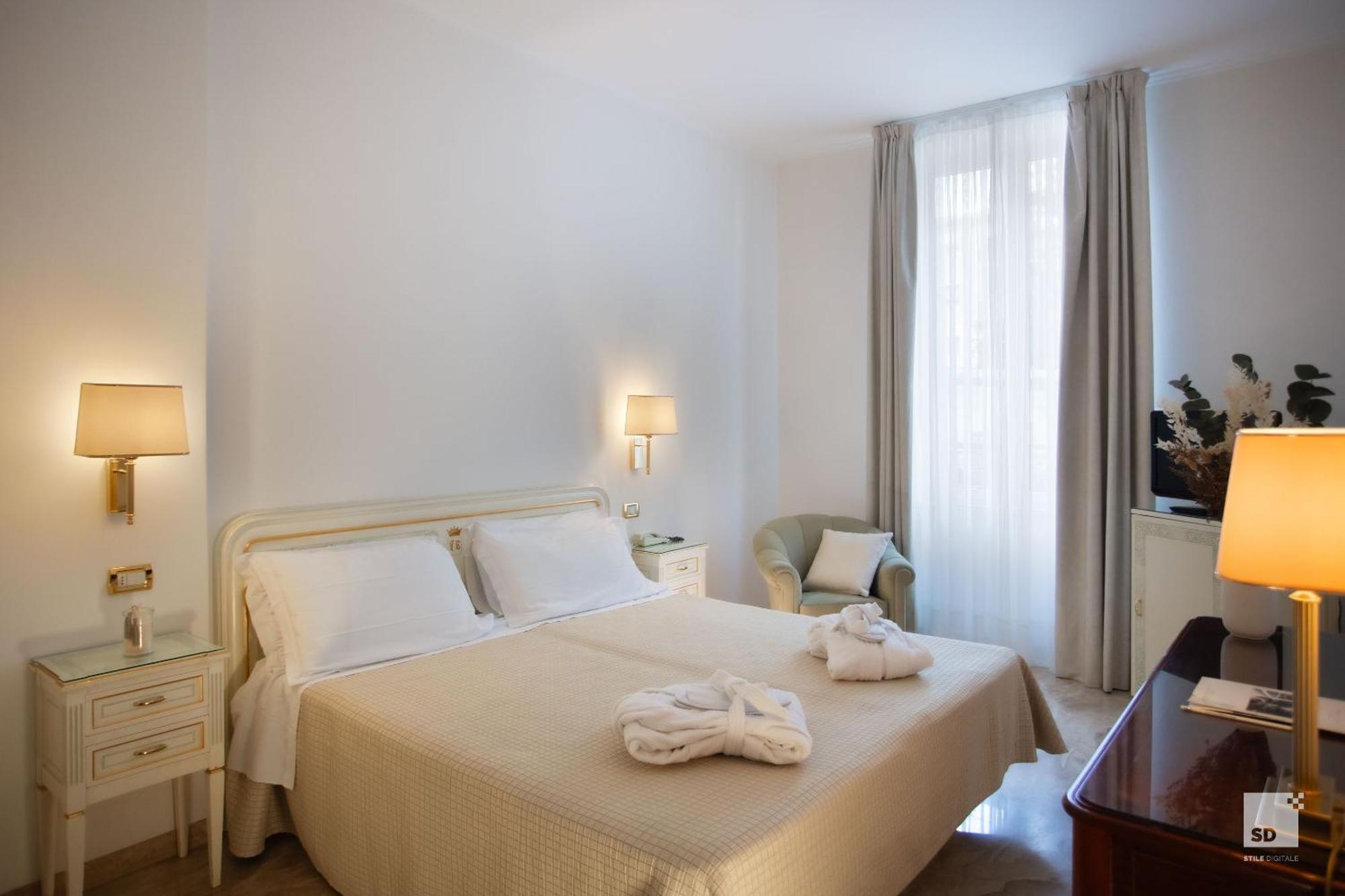 Hotel Villa Elena فاراتسي المظهر الخارجي الصورة