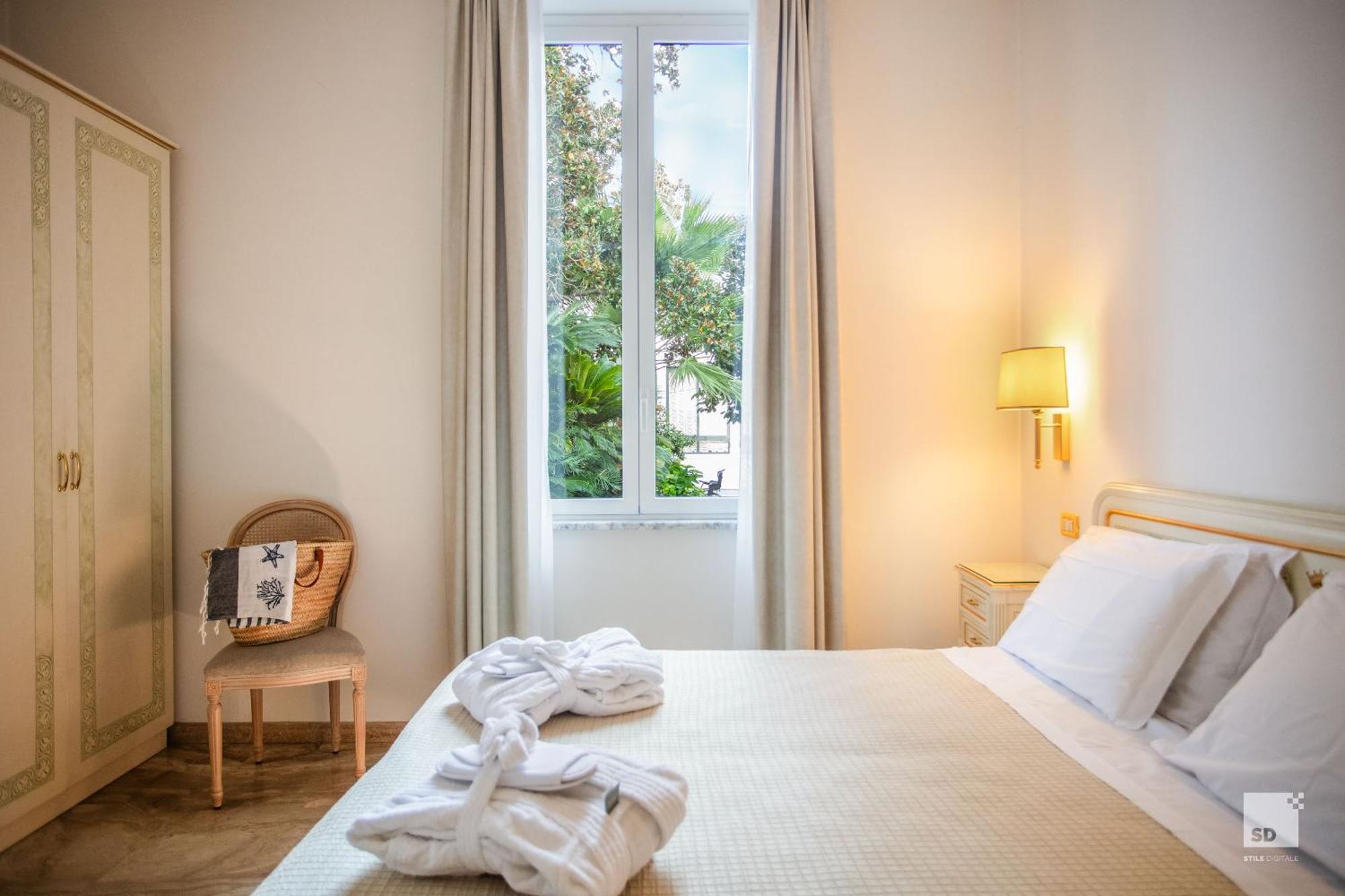 Hotel Villa Elena فاراتسي المظهر الخارجي الصورة