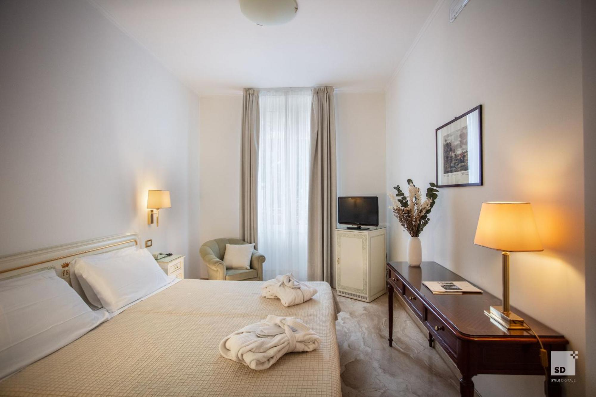 Hotel Villa Elena فاراتسي المظهر الخارجي الصورة
