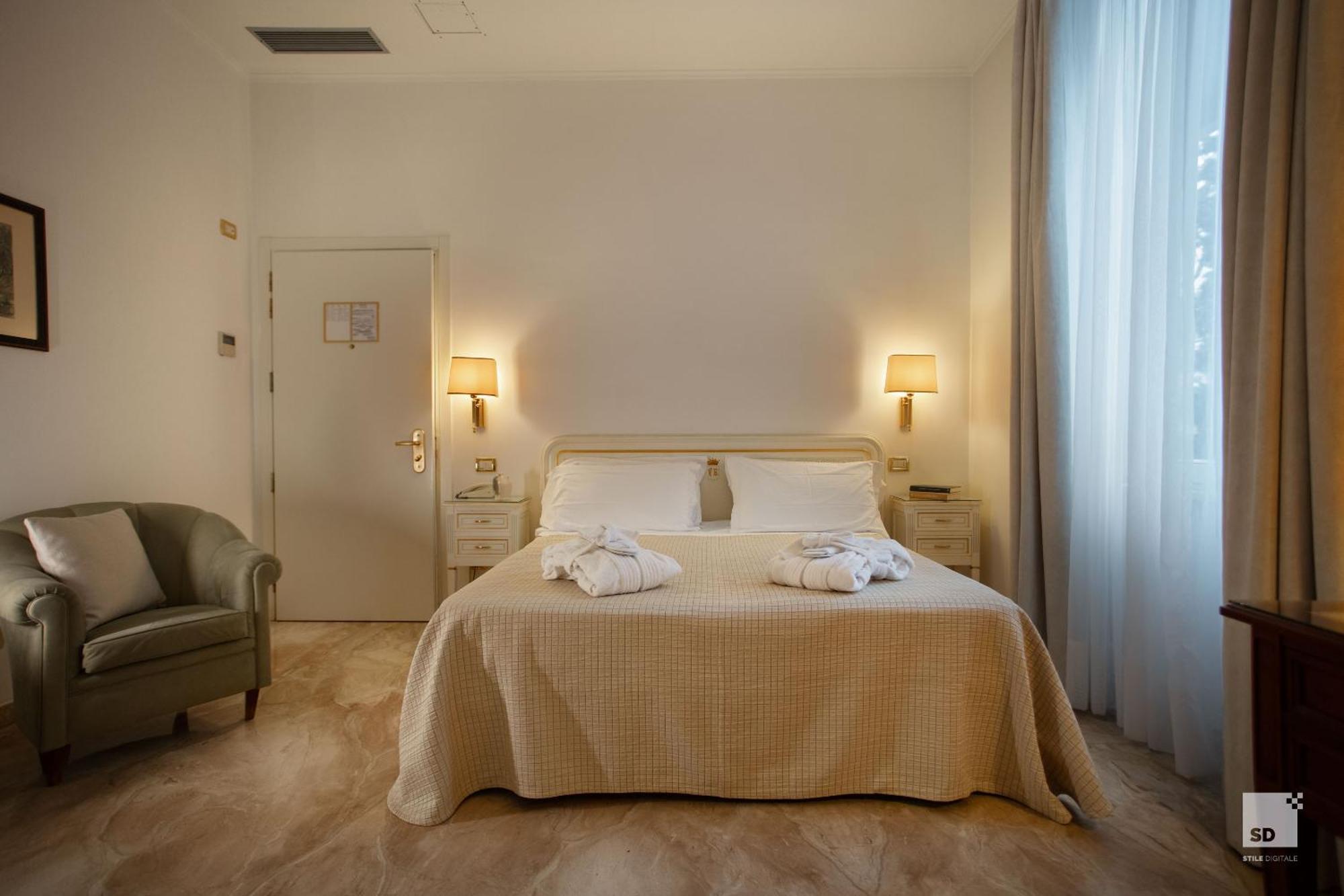 Hotel Villa Elena فاراتسي المظهر الخارجي الصورة