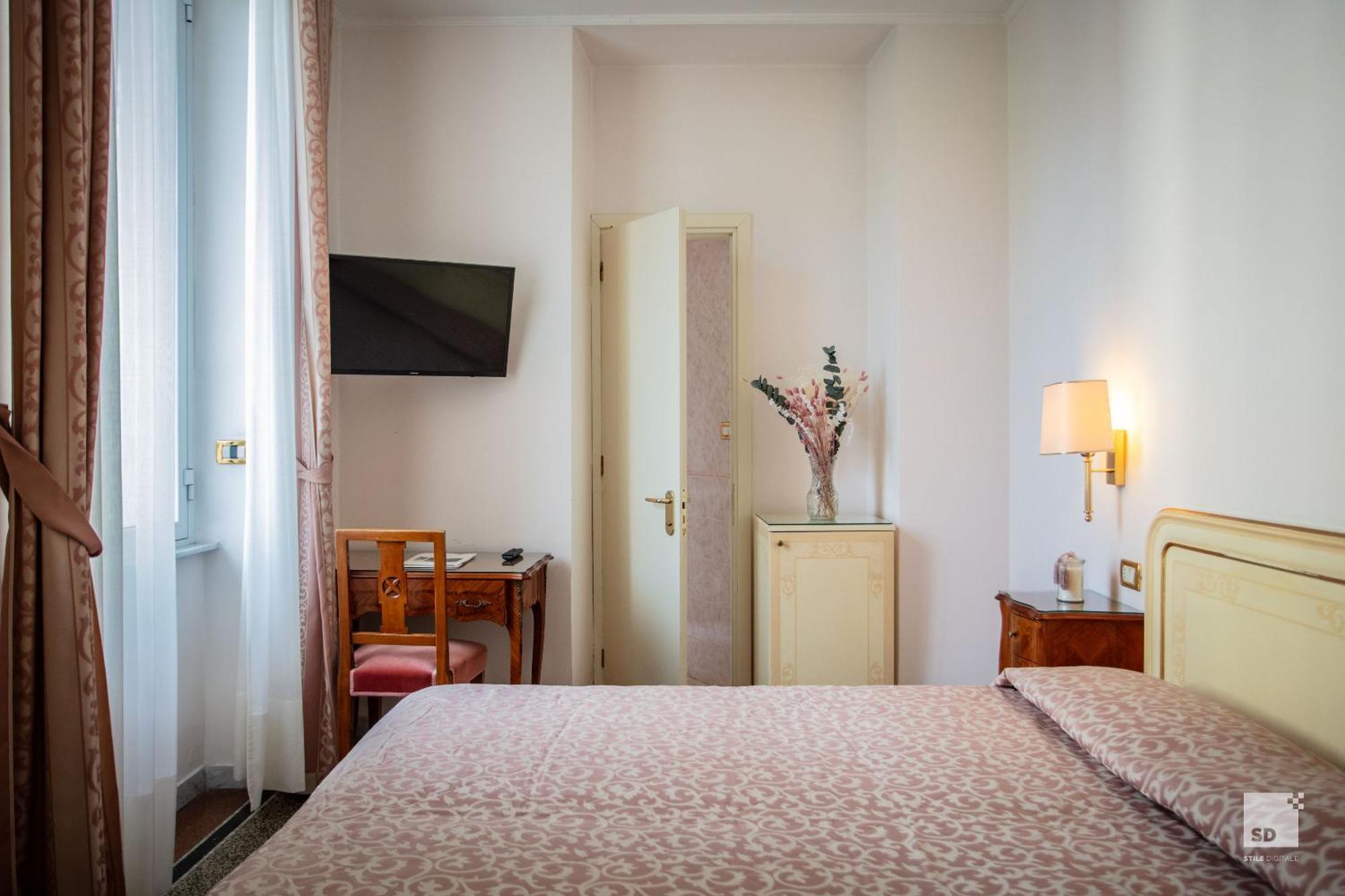 Hotel Villa Elena فاراتسي المظهر الخارجي الصورة