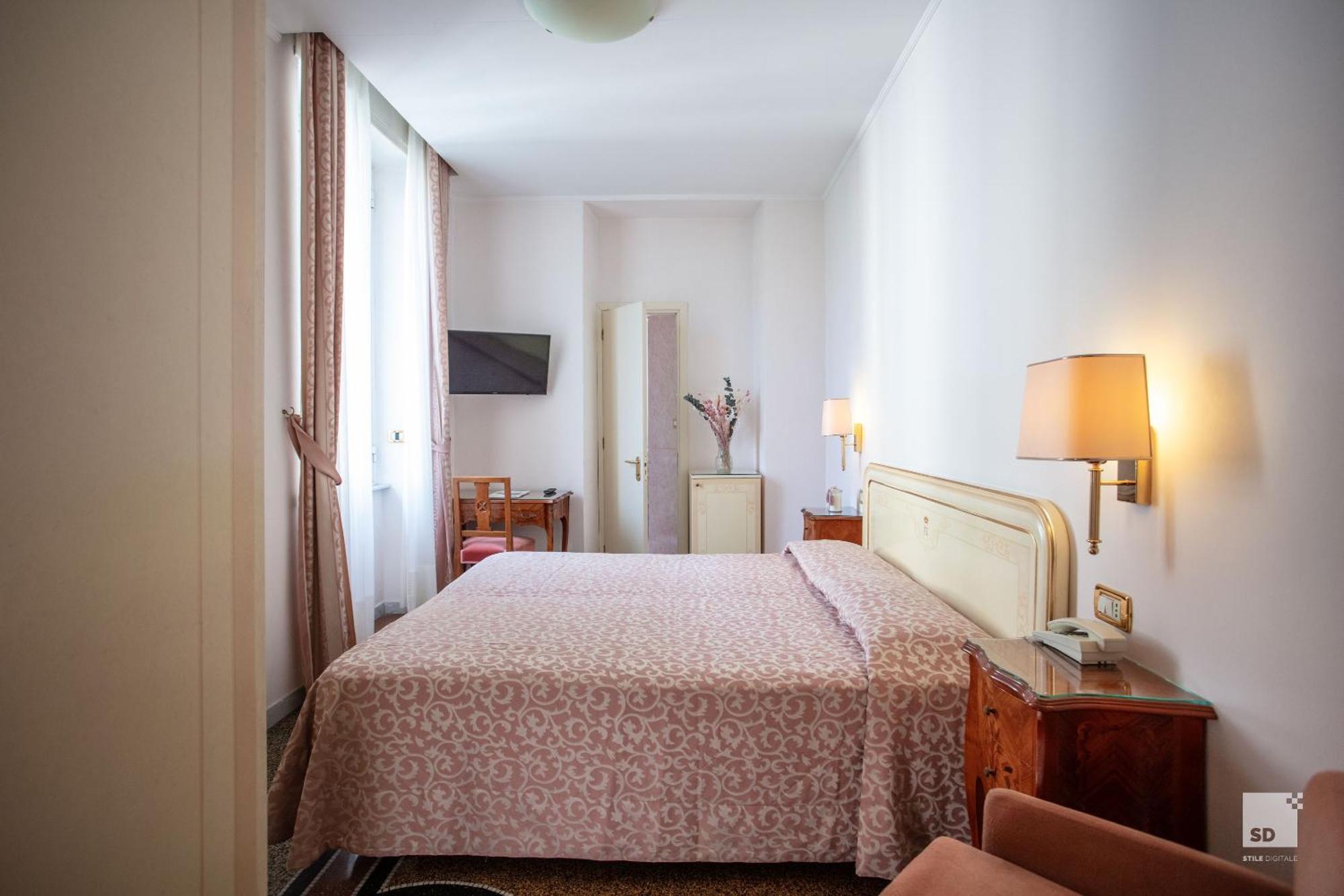 Hotel Villa Elena فاراتسي المظهر الخارجي الصورة
