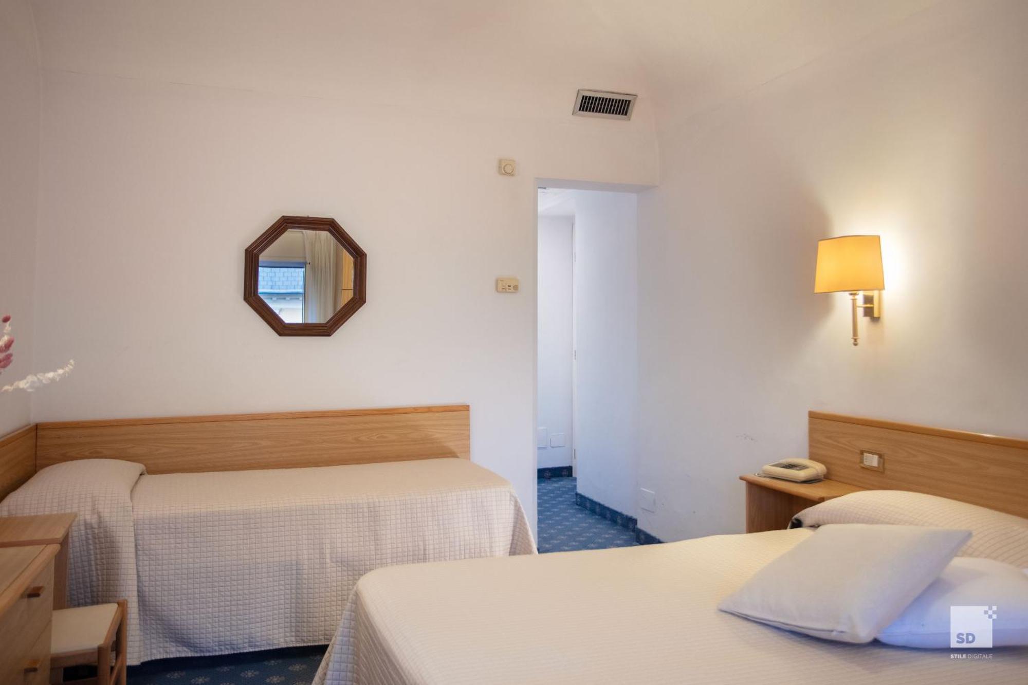 Hotel Villa Elena فاراتسي المظهر الخارجي الصورة